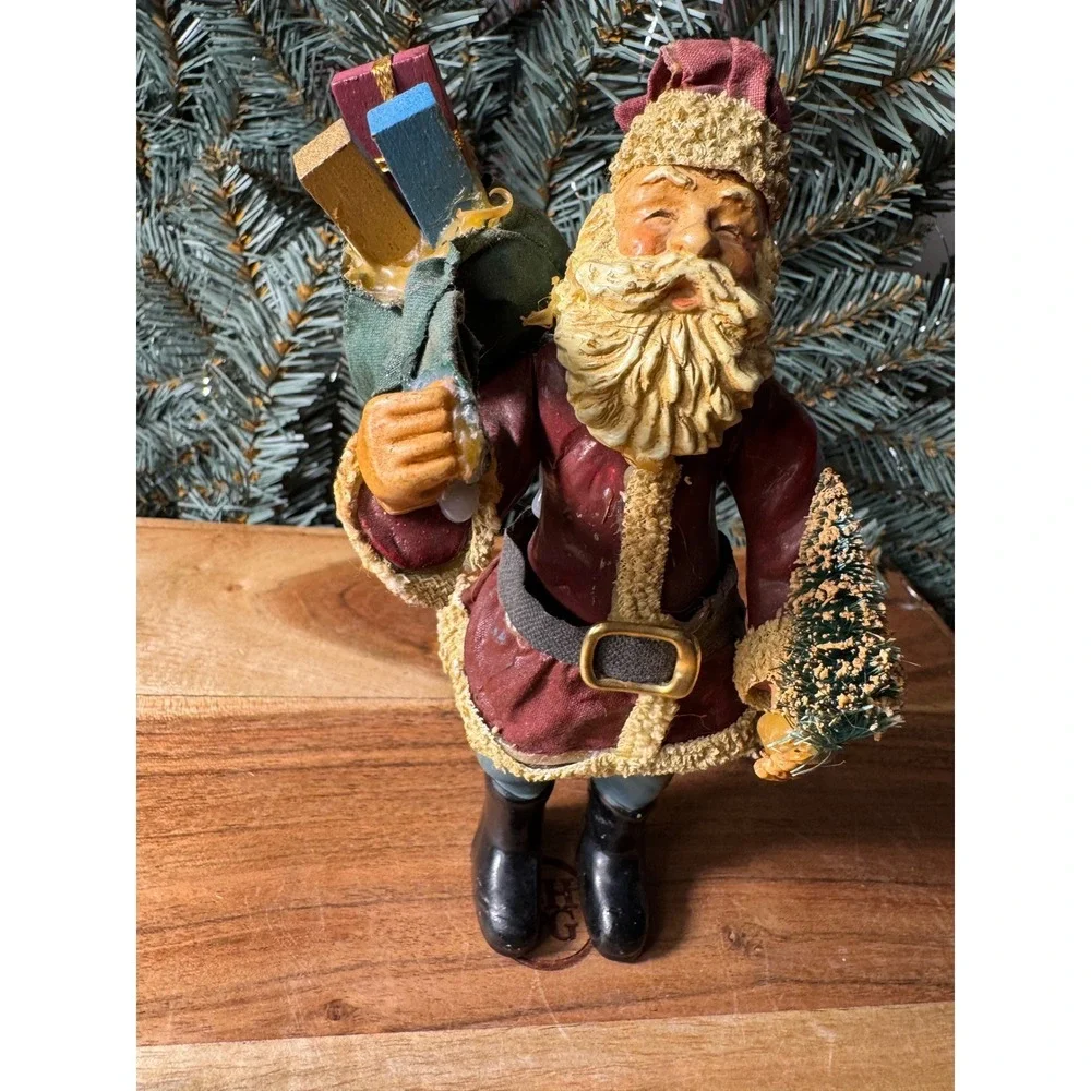 Vintage Style Santa Claus Figurine‎ Holiday Decor Red Gold 7.5 Inch Folk Art